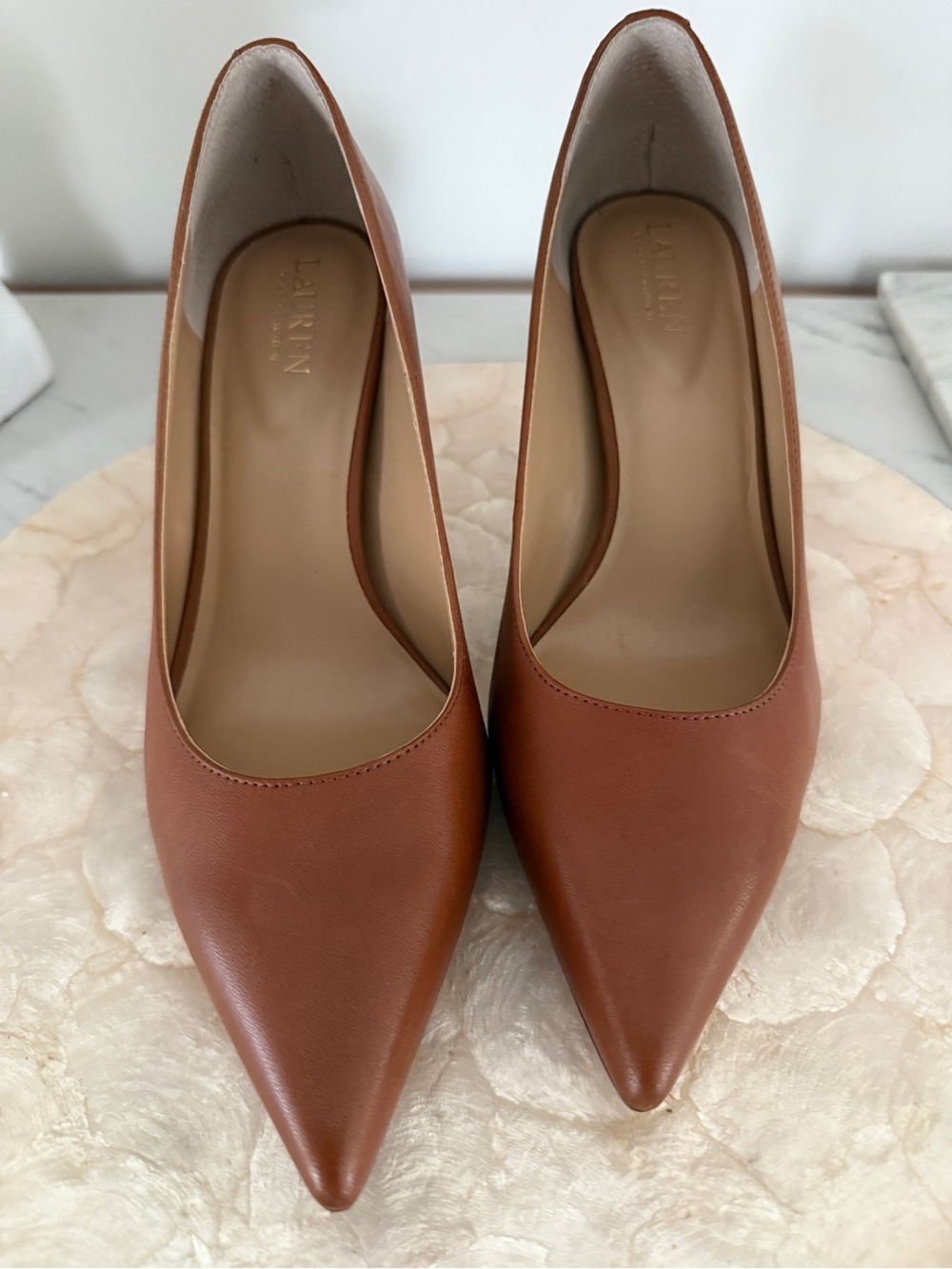 The polished pumps in the perfect carmel brown for fall (size 9)